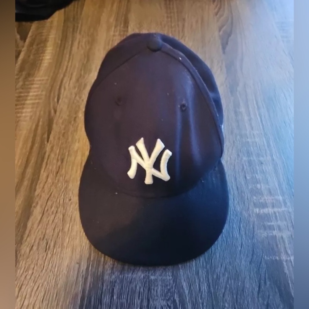 New Era Authentic New York Yankees Fitted Hat OSFM